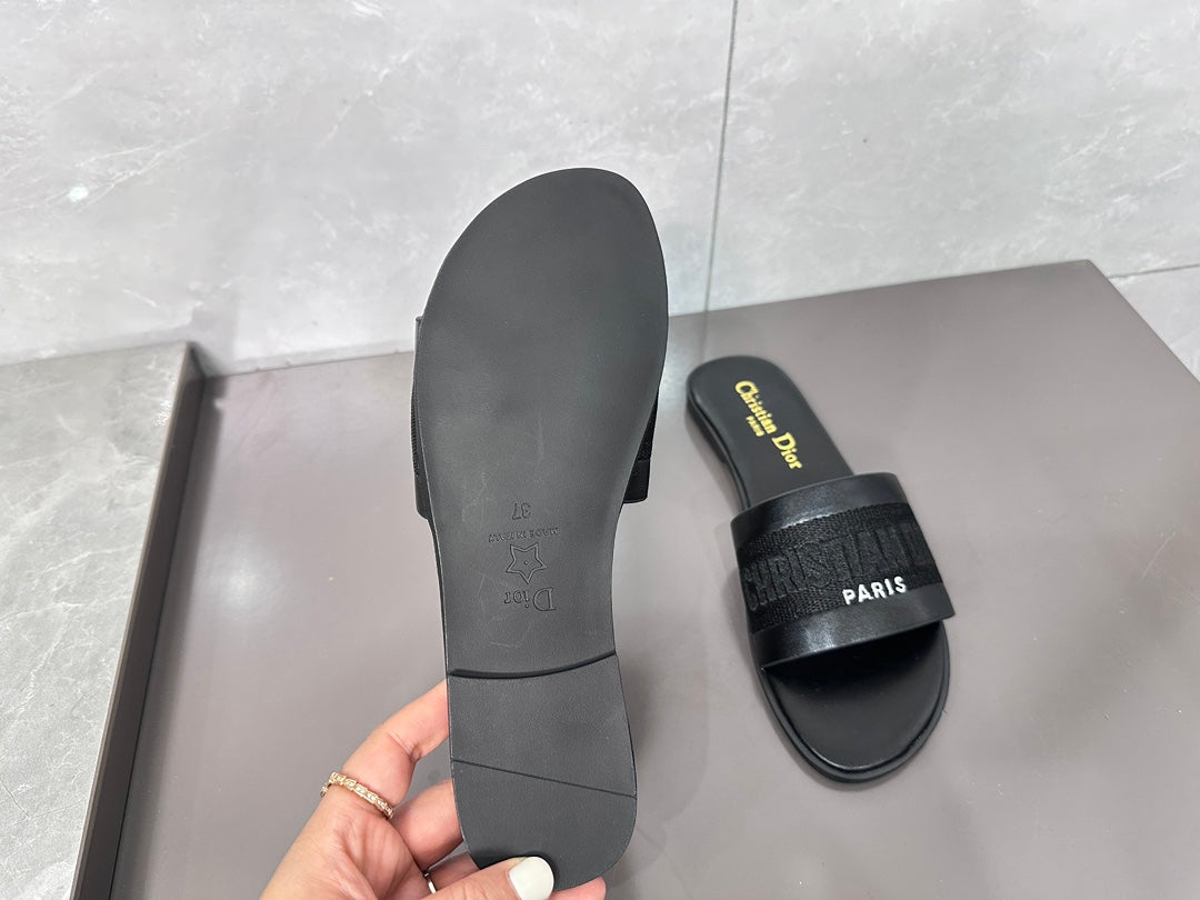 14D32Z Popular slippers