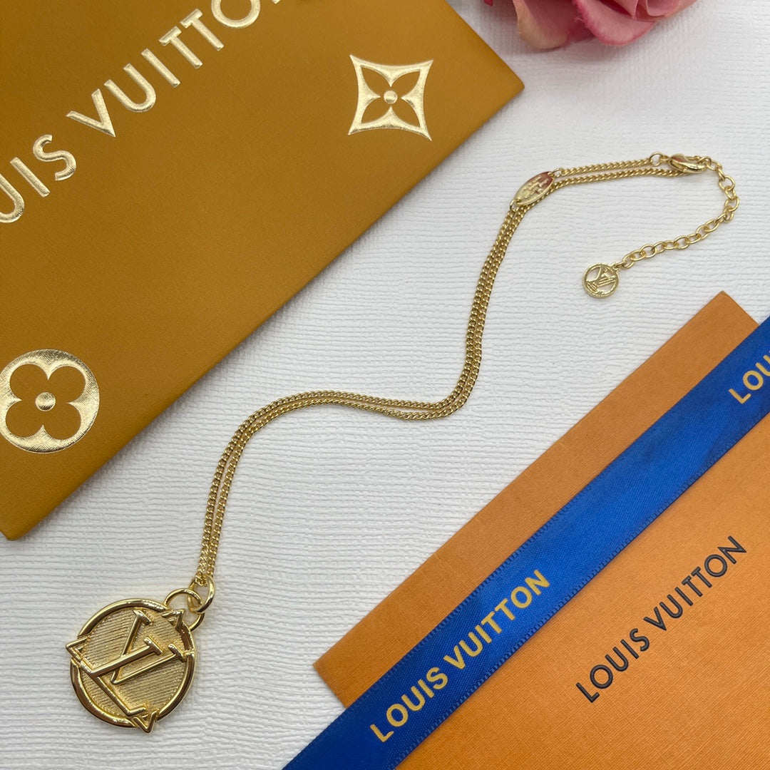 1YE246X  Popular  Necklaces