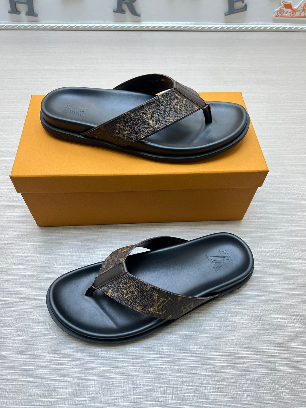 54E57Z Popular slippers