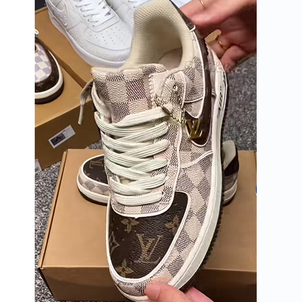 275NE16Z  Popular leather sneakers