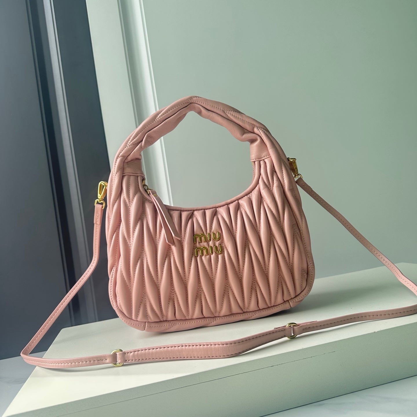 B1P46A122 Popular leather bag（29x24x10cm）