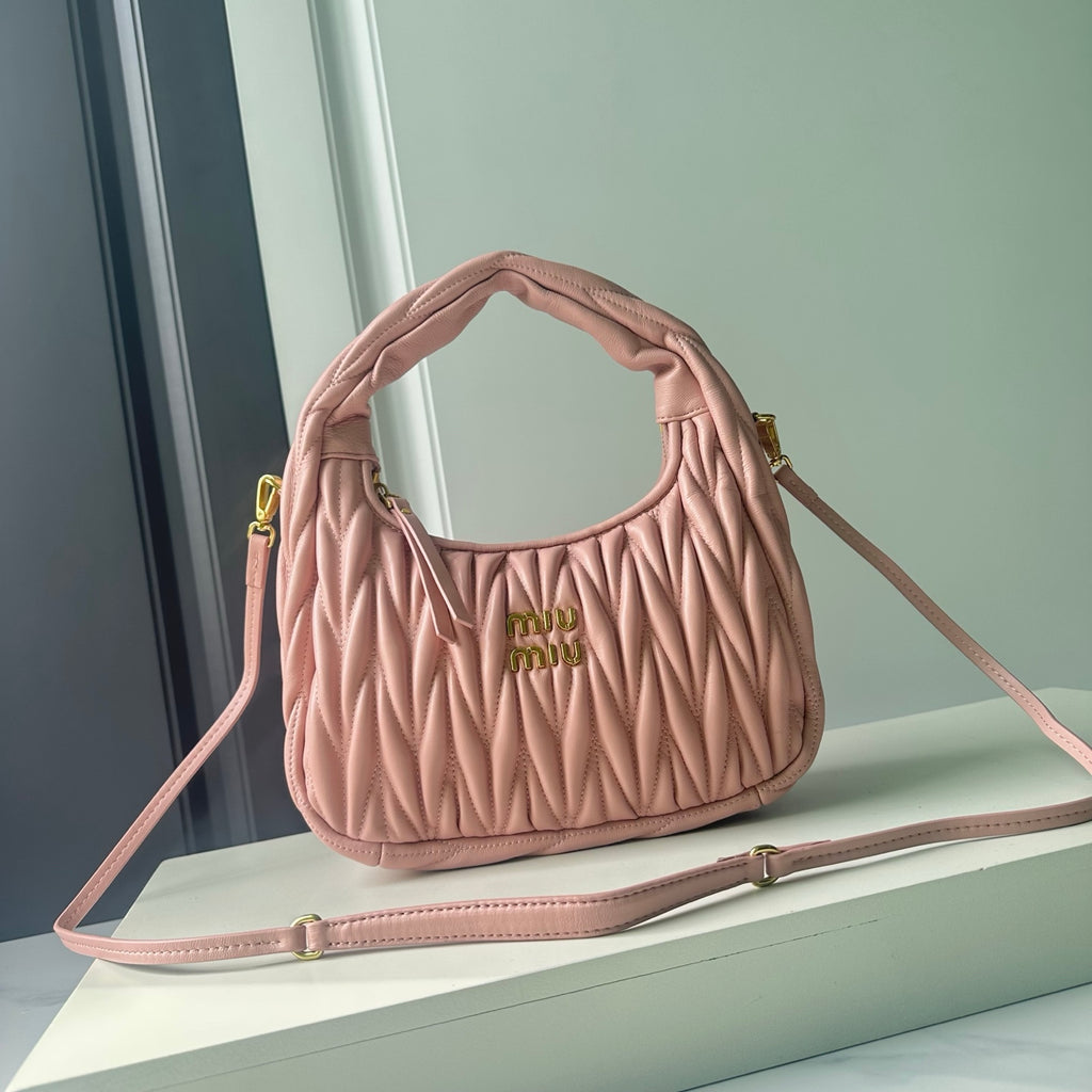 146PA122B Popular leather bag（29x24x10cm）