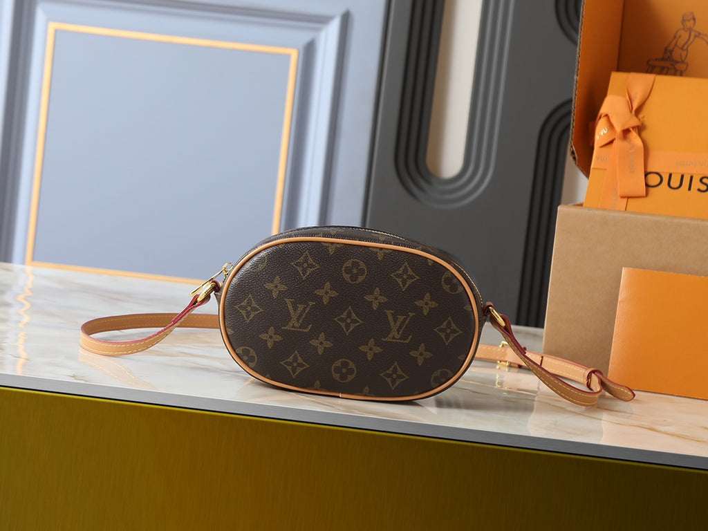 146PE113B Popular leather bag
