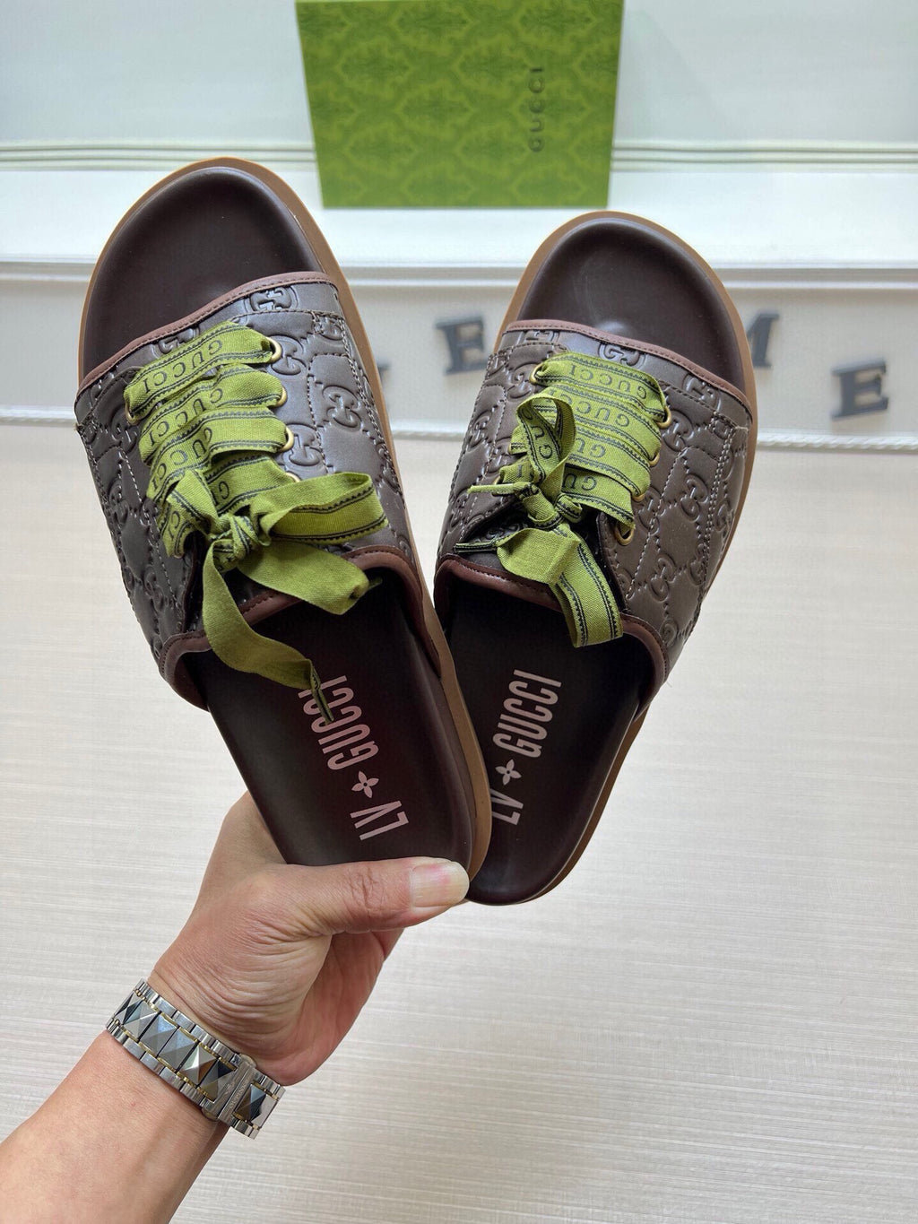 5WB242Z Popular Slippers