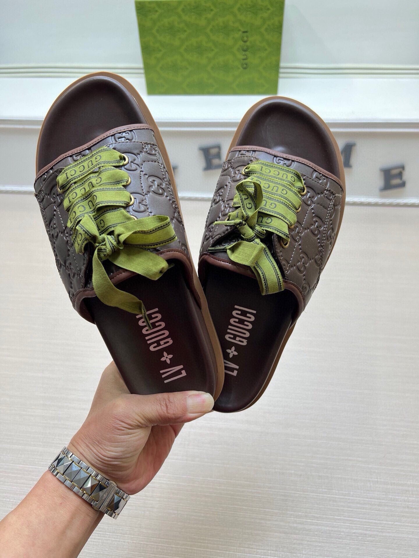 5WB242Z Popular Slippers