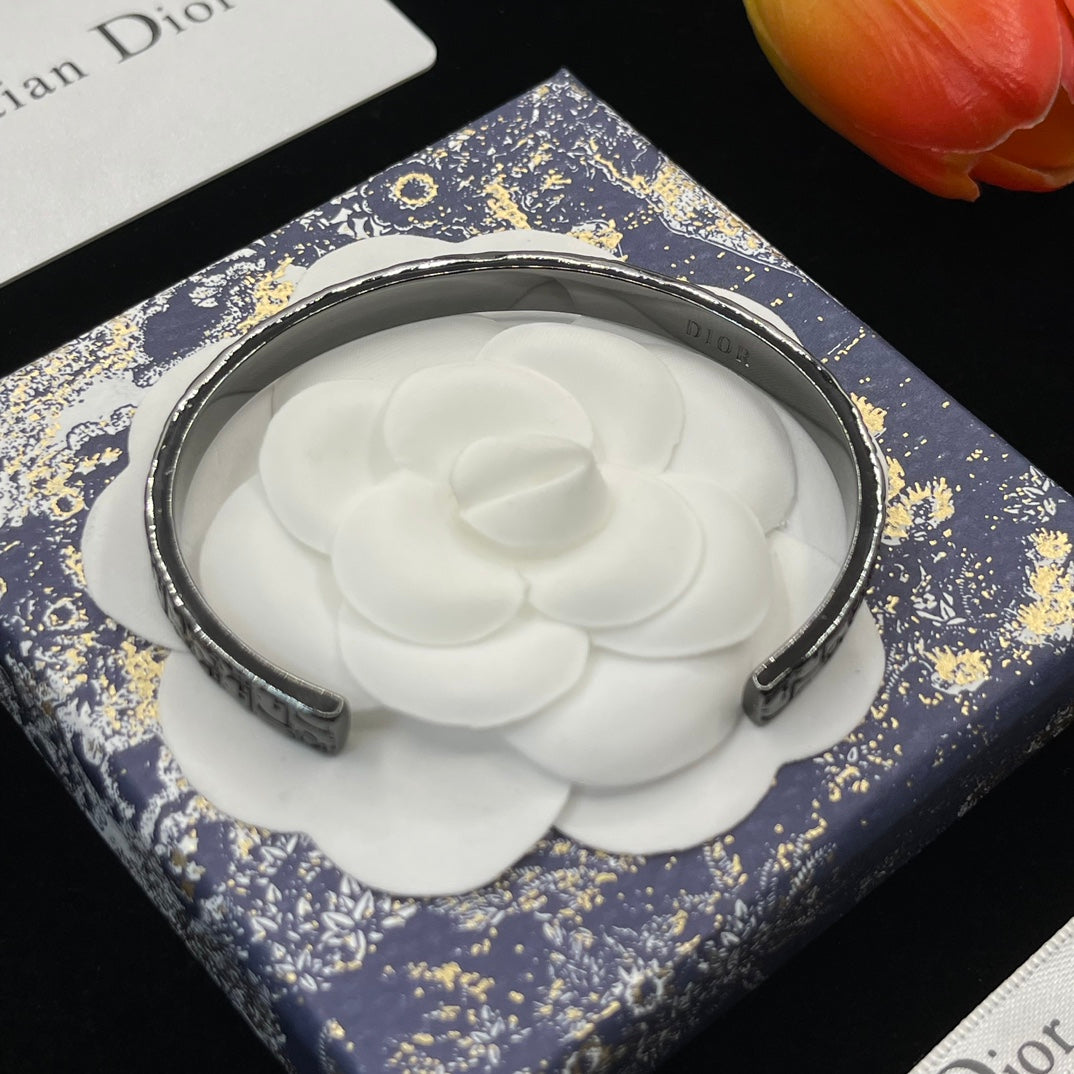 14D672K  Popular Bracelets