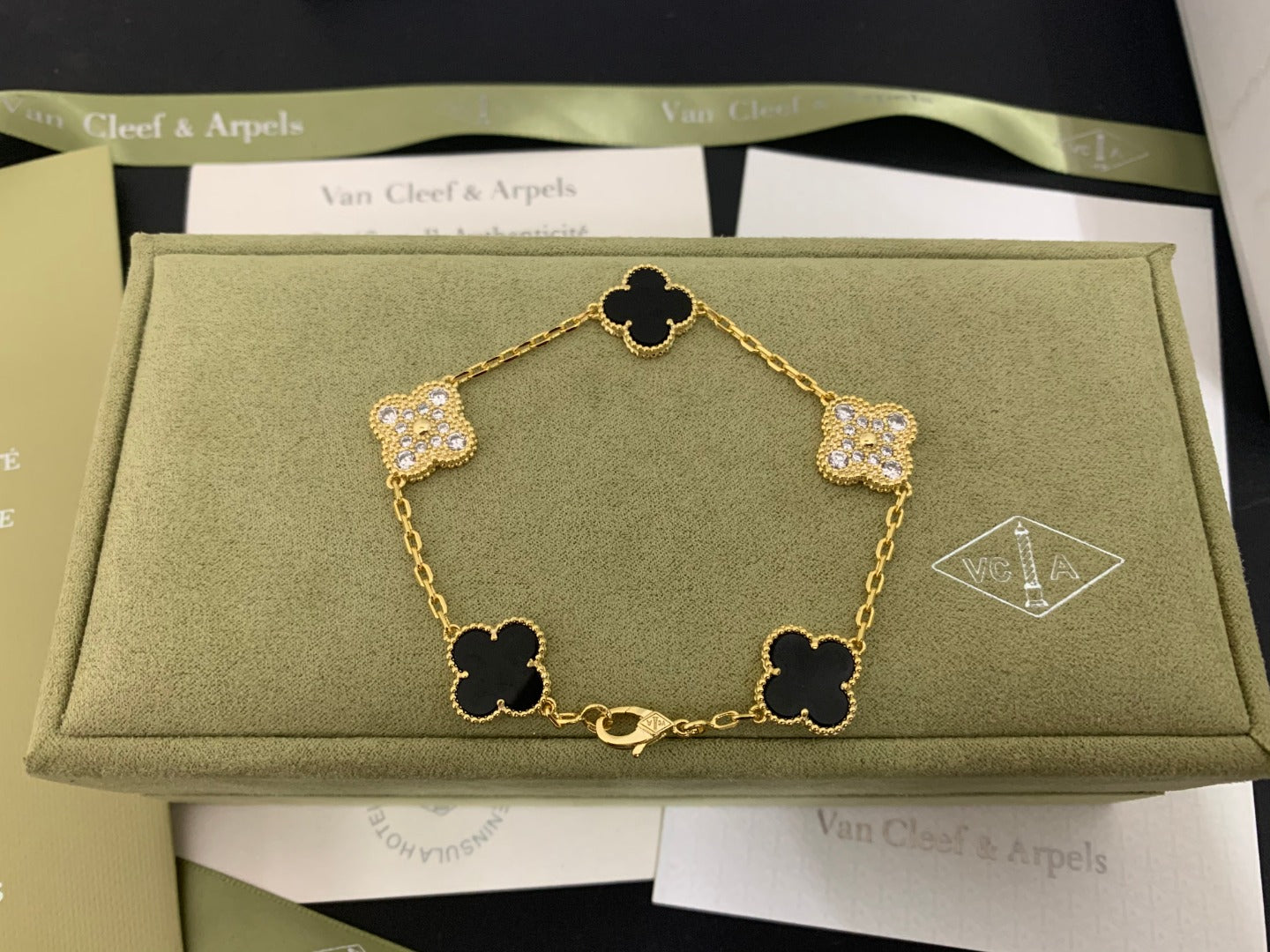 5XVA179K  Popular bracelets 5 flowers normal size1.5cm flower
