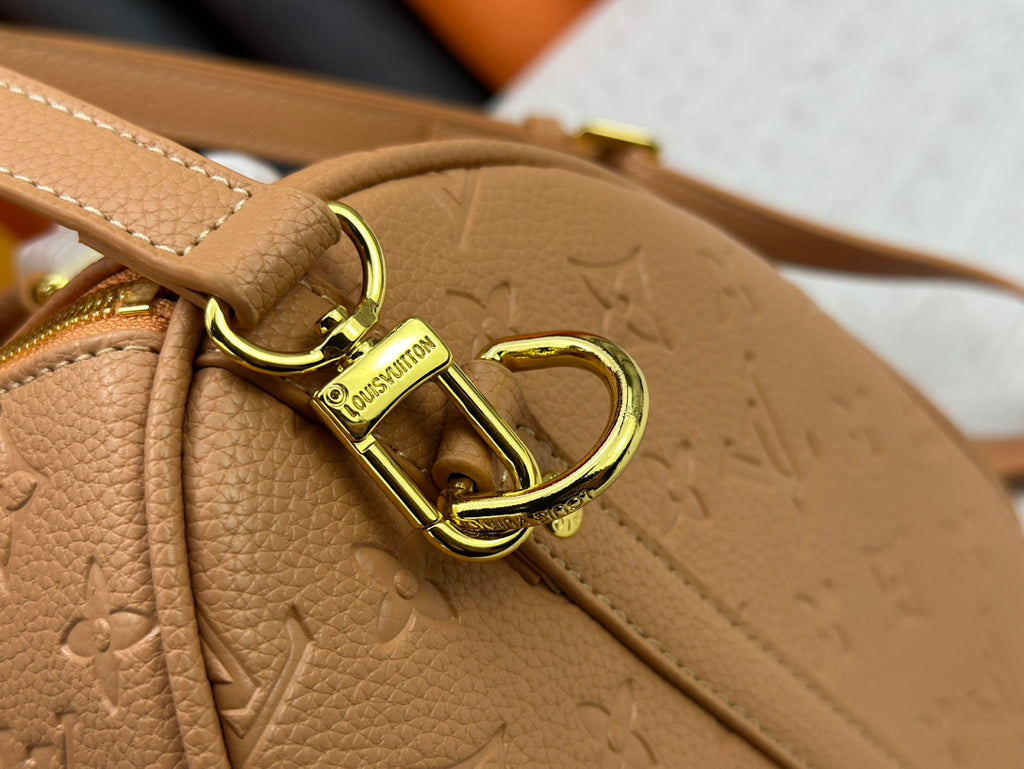 B1X56E29 Popular leather bag