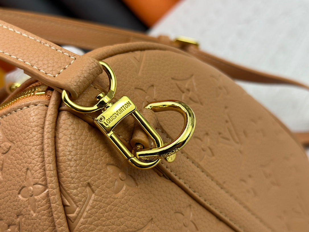 B1X56E29 Popular leather bag