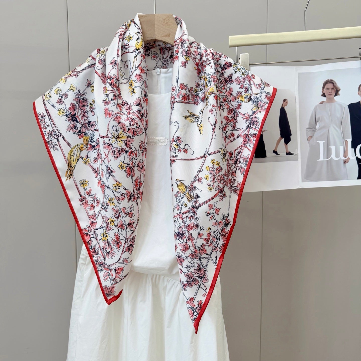 136ND19W Popular Silk Scarve