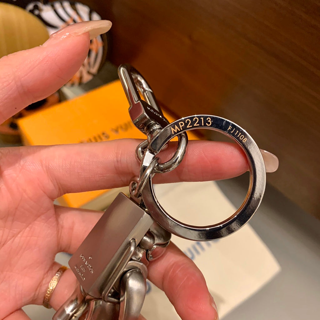 35QE9A Popular bag 's charms accessories