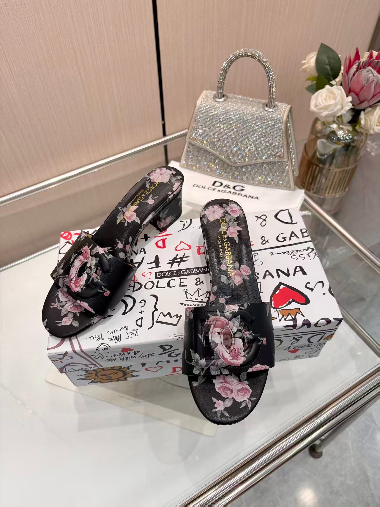 Z2X66A43 Popular high-quality leather slippers