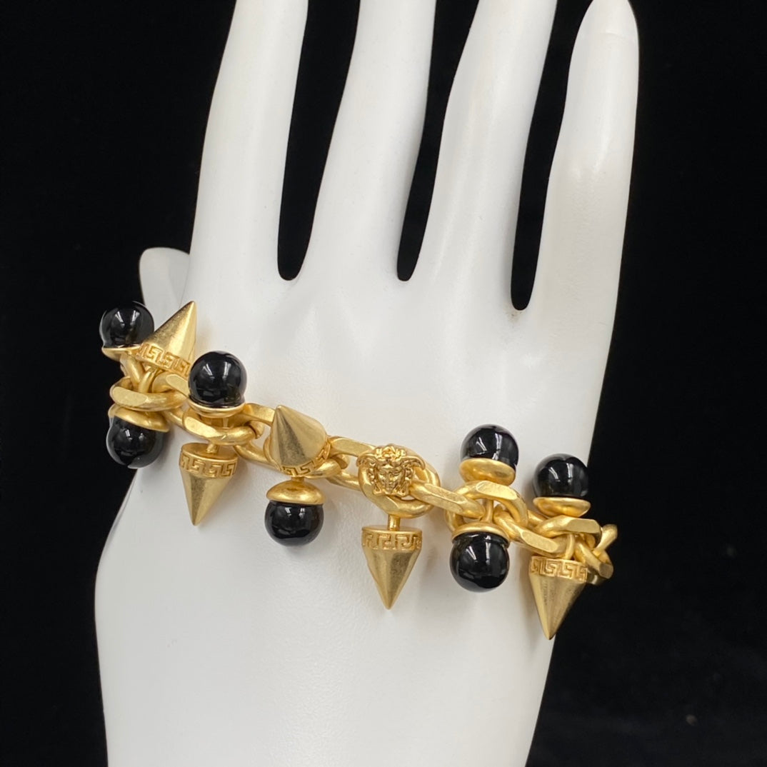 X5Q85V371X Popular Necklaces. Bracelets