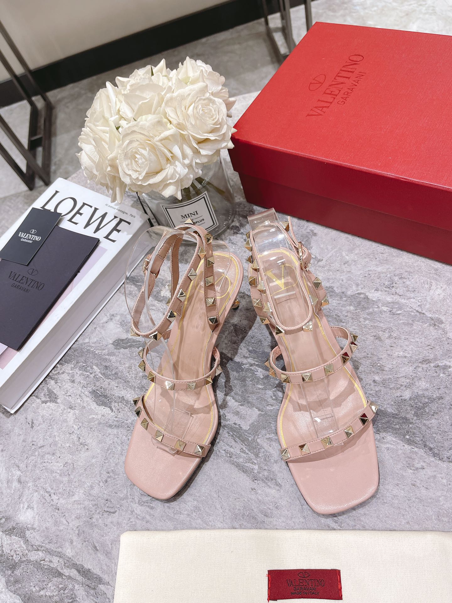 255QVL54Z Popular leather High heels