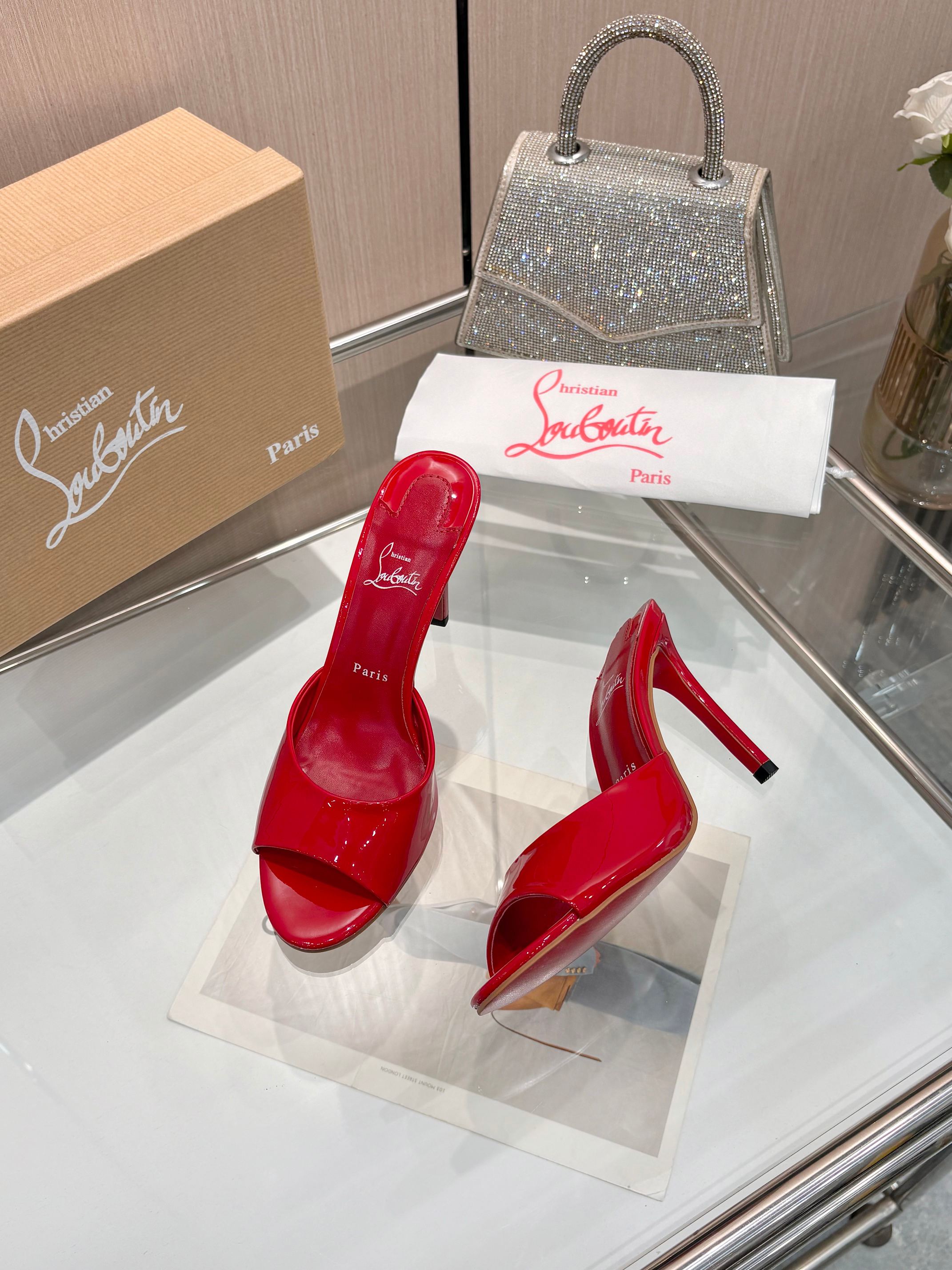 Z2X66A38  Popular leather High heels