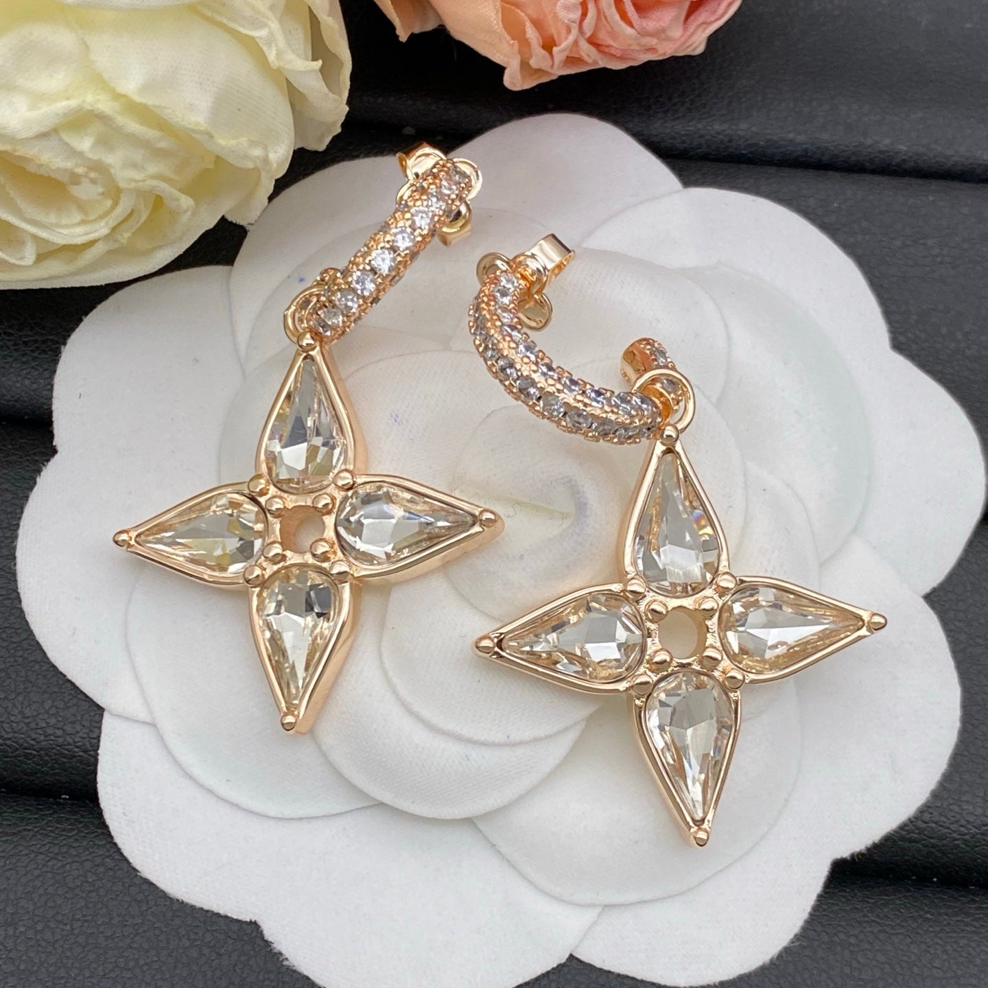 15ZE65E Popular Earrings