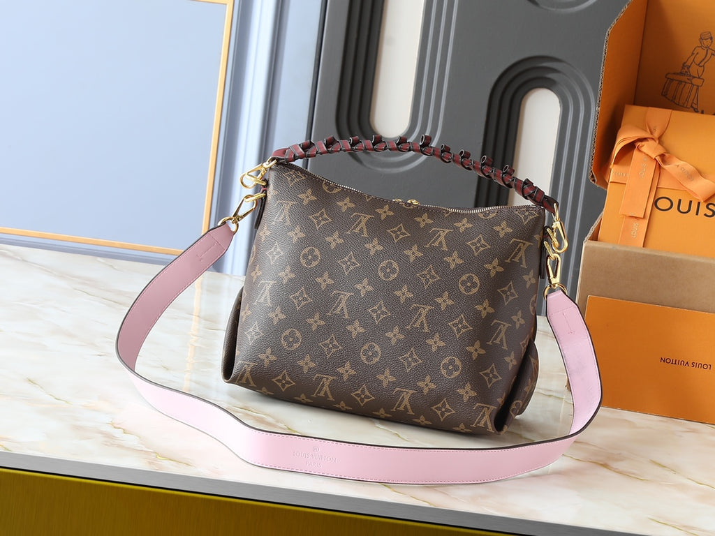 146PE79B Popular leather bag