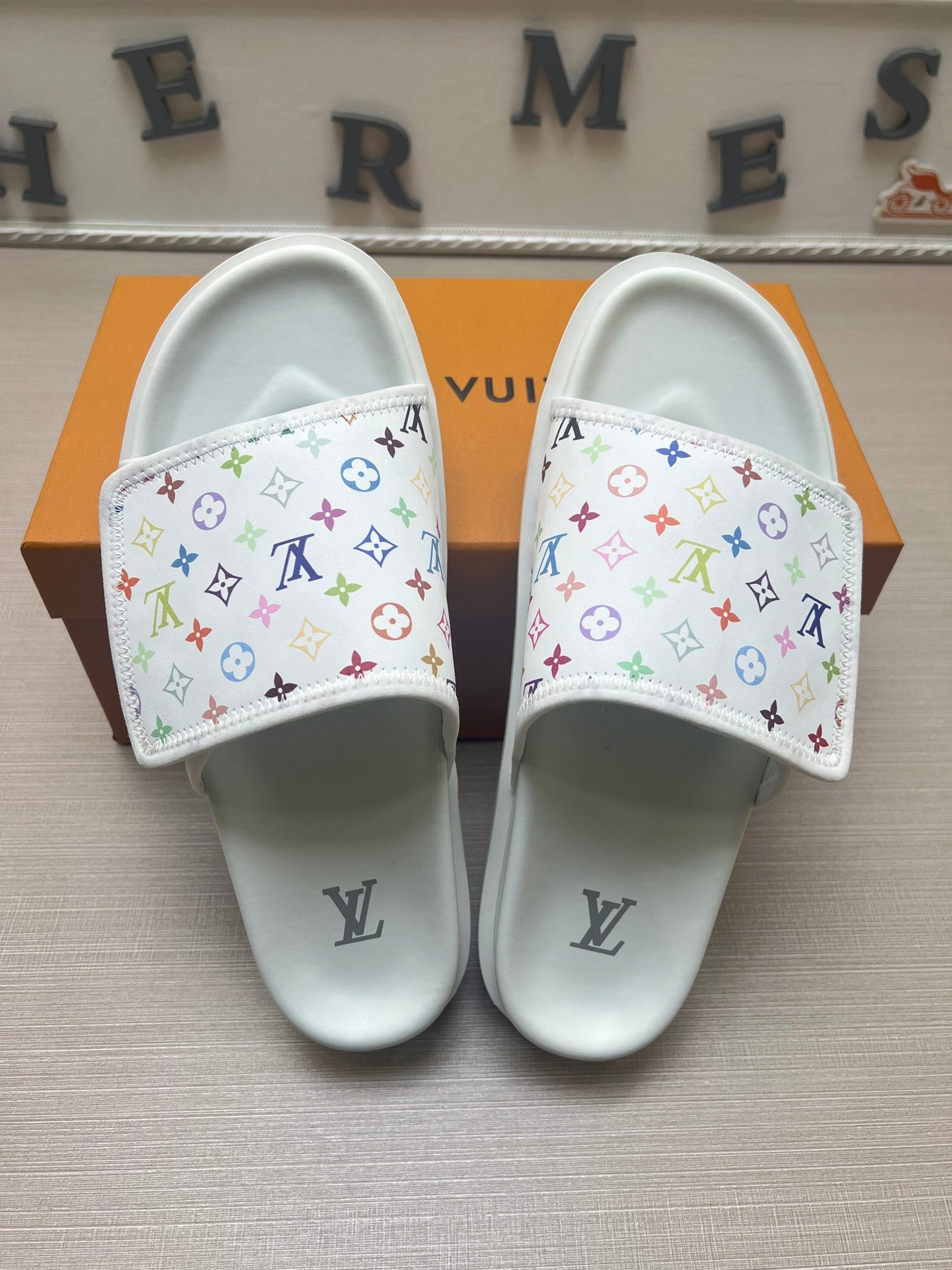 5LE207Z Popular Slippers