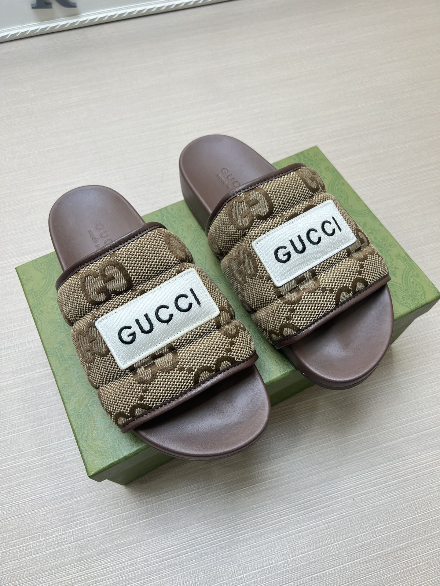 54B49Z Popular slippers