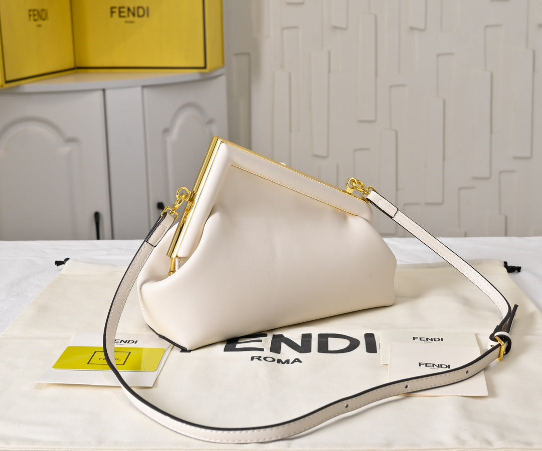 146NF8B Popular leather bag