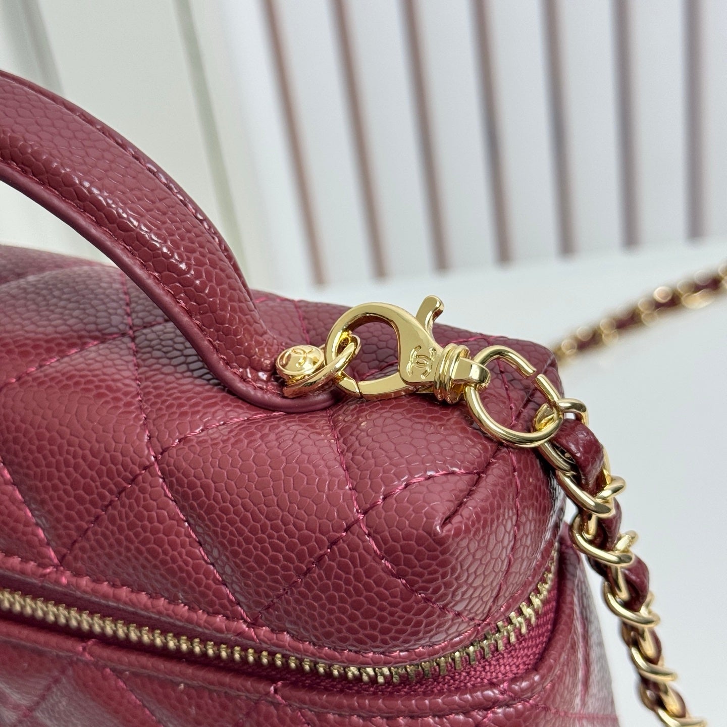 B1X66C19  Popular leather bag