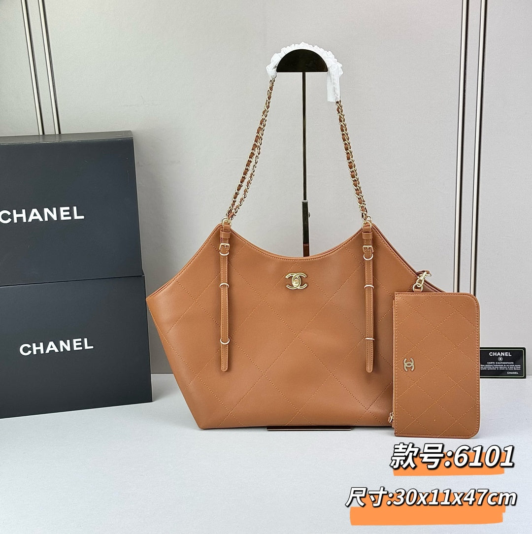 146PC11B Popular leather bag