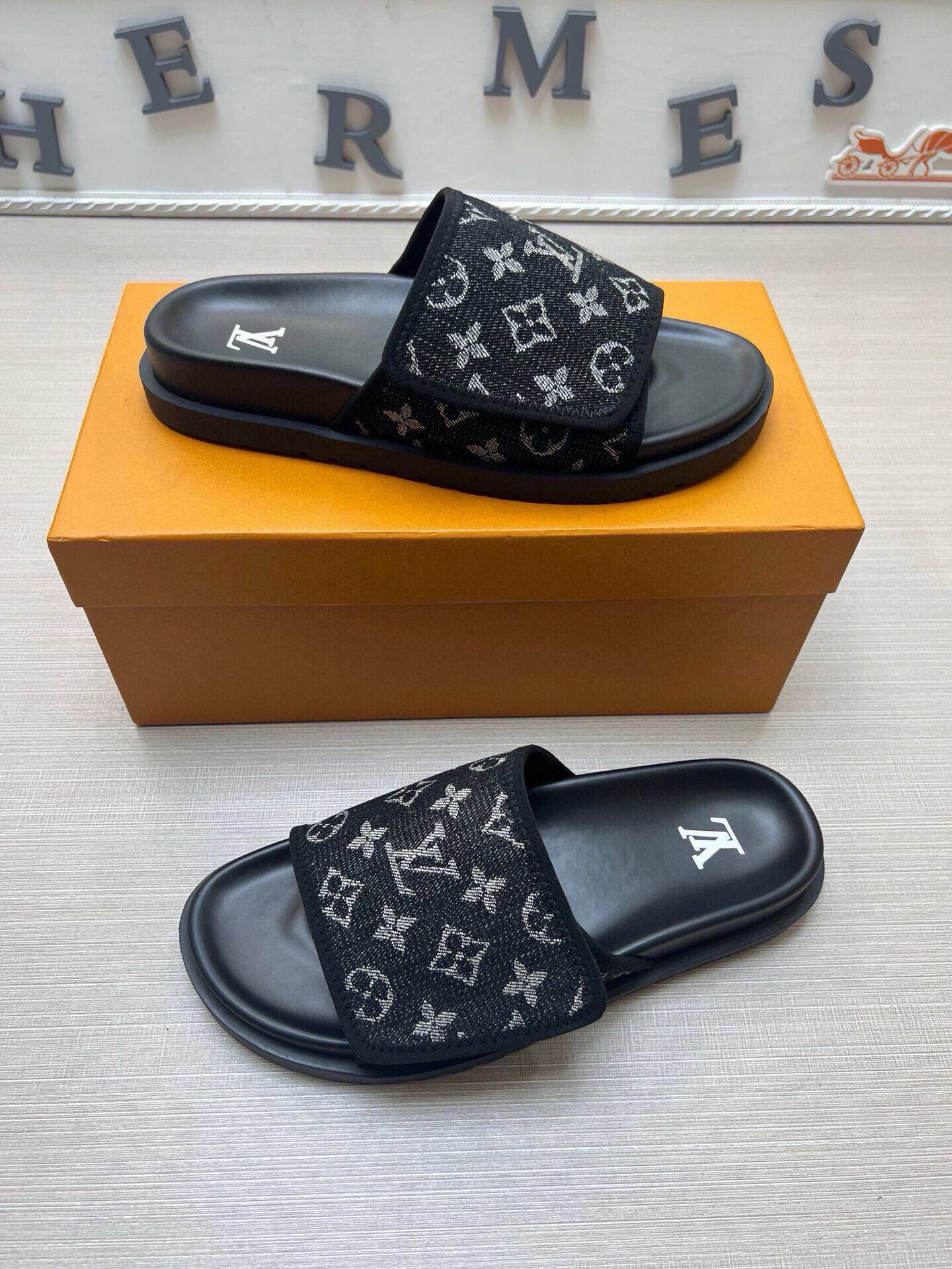 5LE207Z Popular Slippers