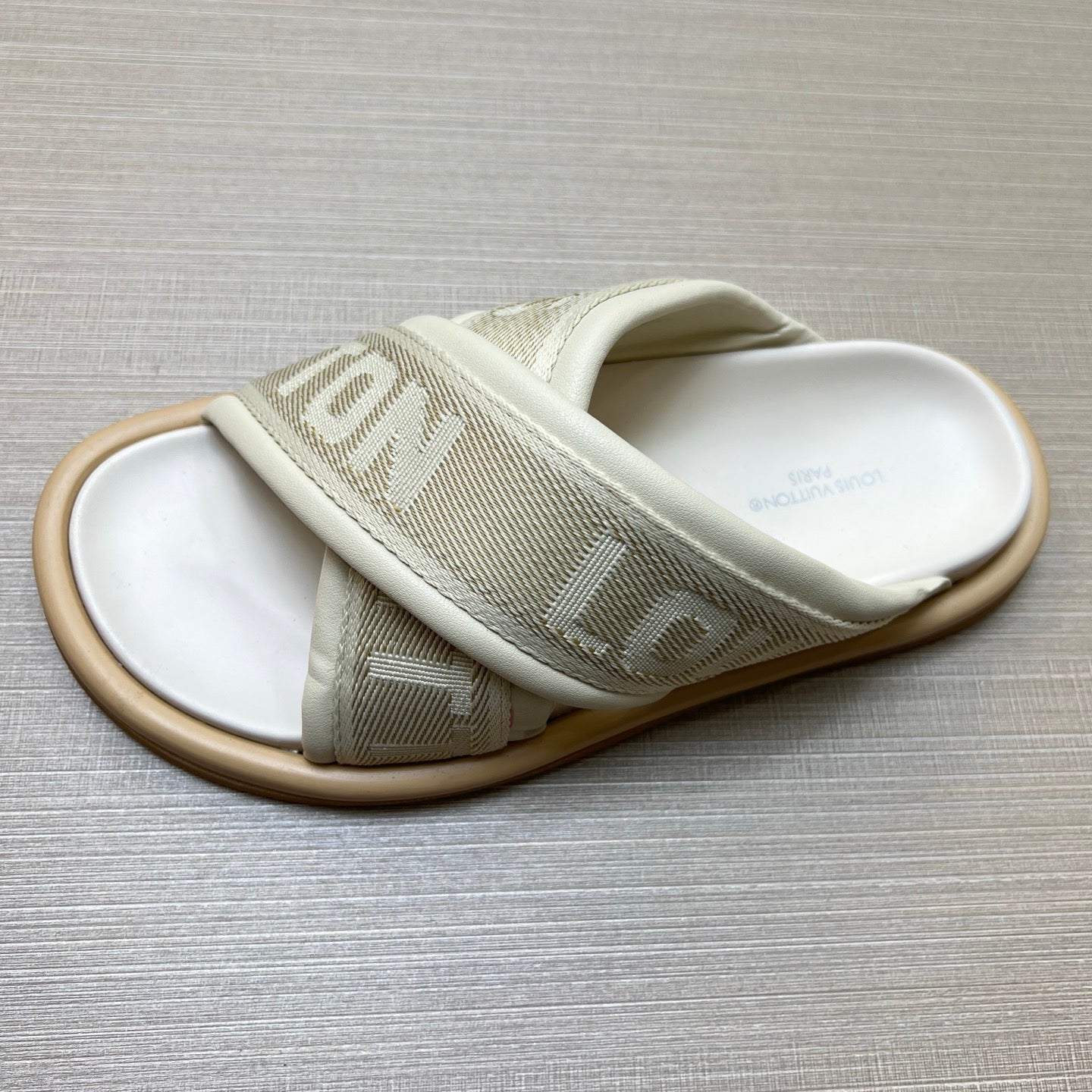 535ZE271Z Popular Slippers