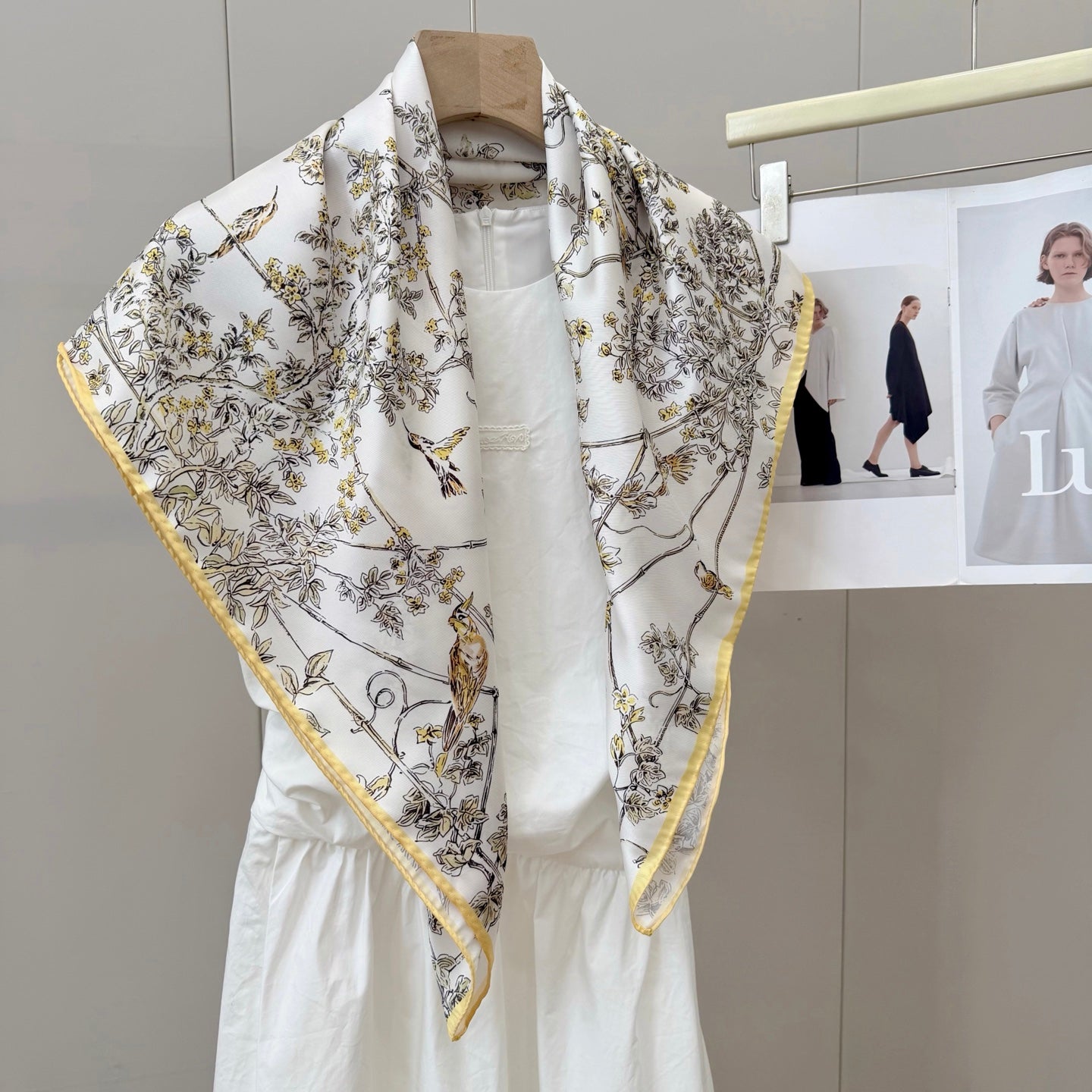 136ND19W Popular Silk Scarve