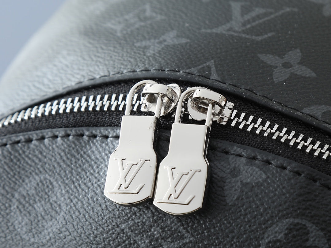 B1X66E3 Popular leather bag