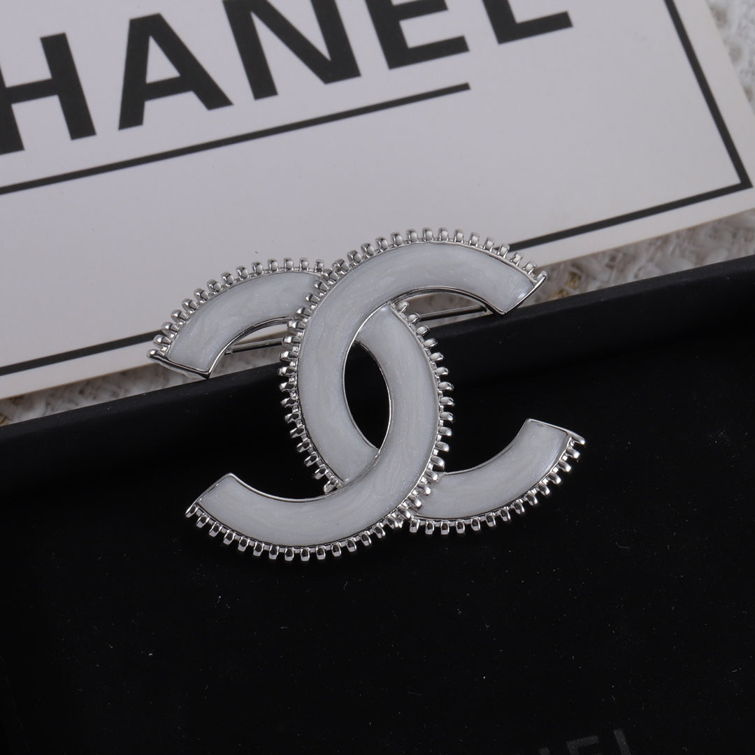 14C781X   Popular Brooch