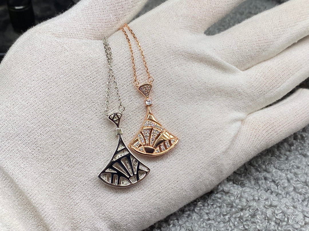 55QS418X Popular Necklaces