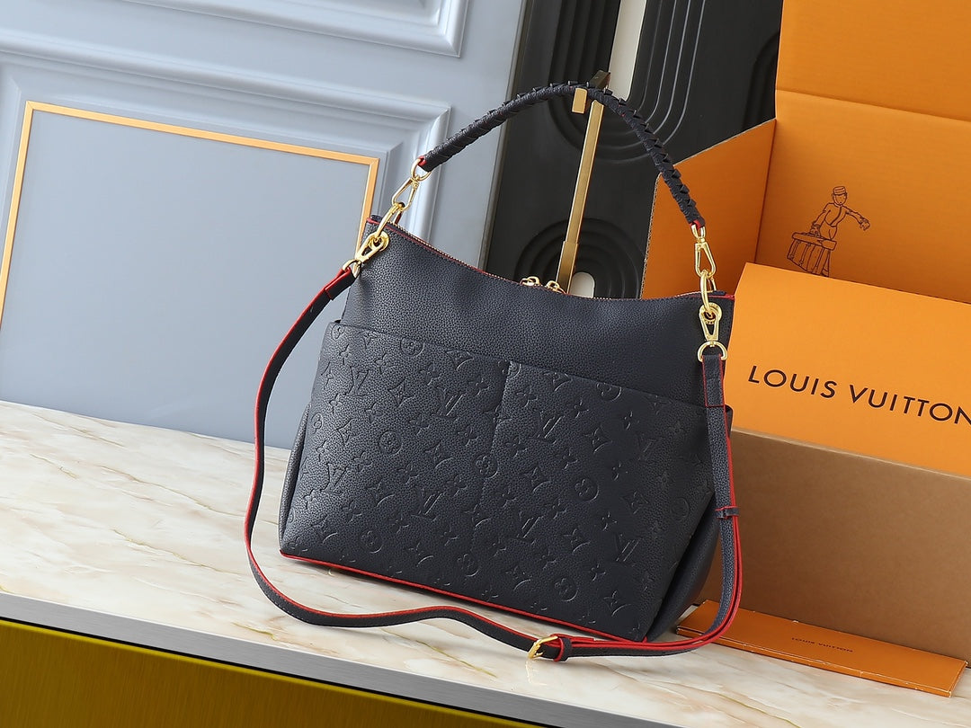 1WE115B Popular leather bag