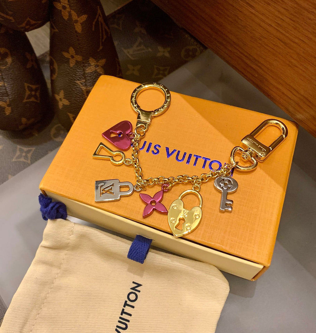 35QE12A Popular bag 's charms accessories