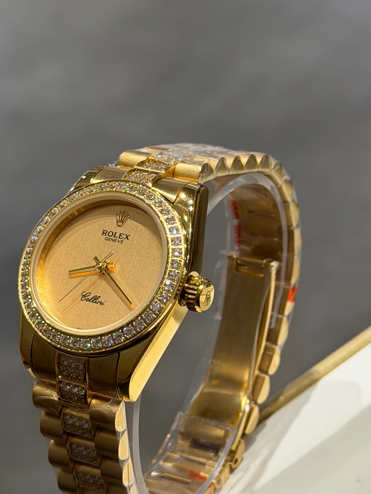 136RL25L Popular Watches