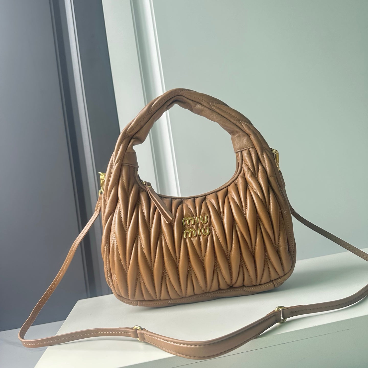 146PA121B Popular leather bag（29x24x10cm）