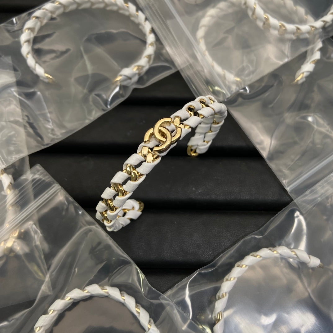 55QC75K   Popular Bracelets