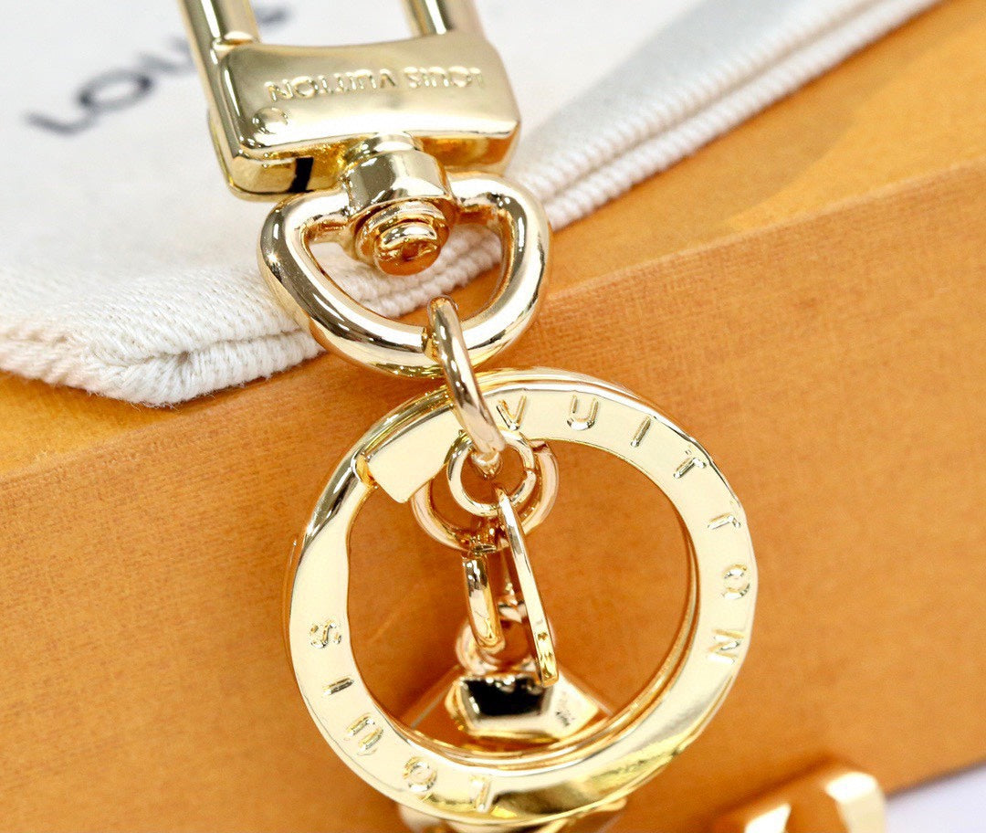 35QE24A Popular bag 's charms accessories
