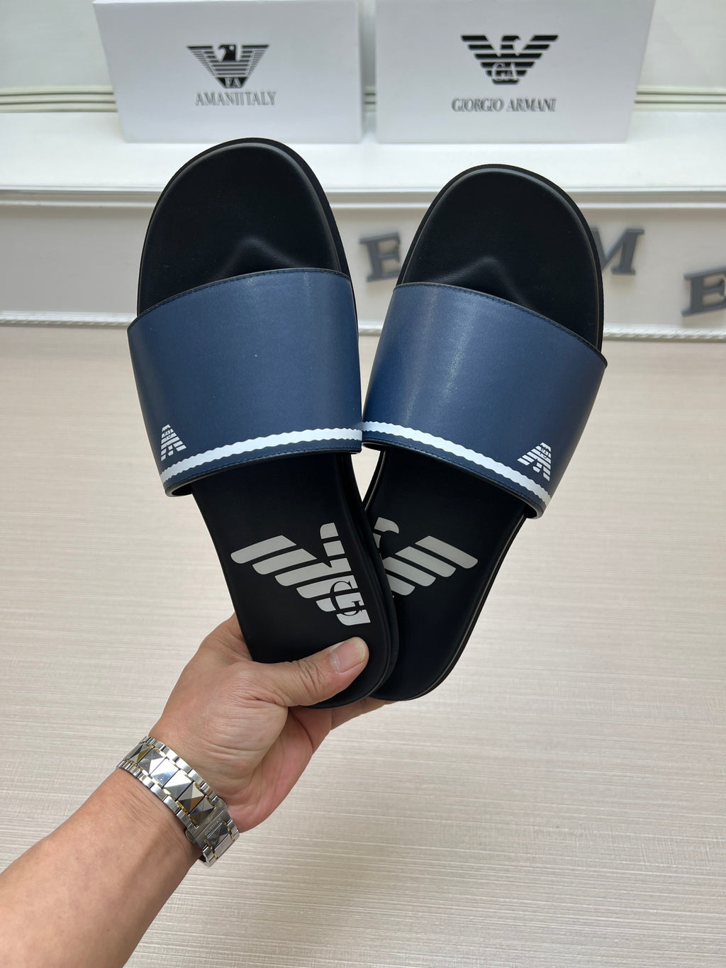 54A104Z Popular slippers