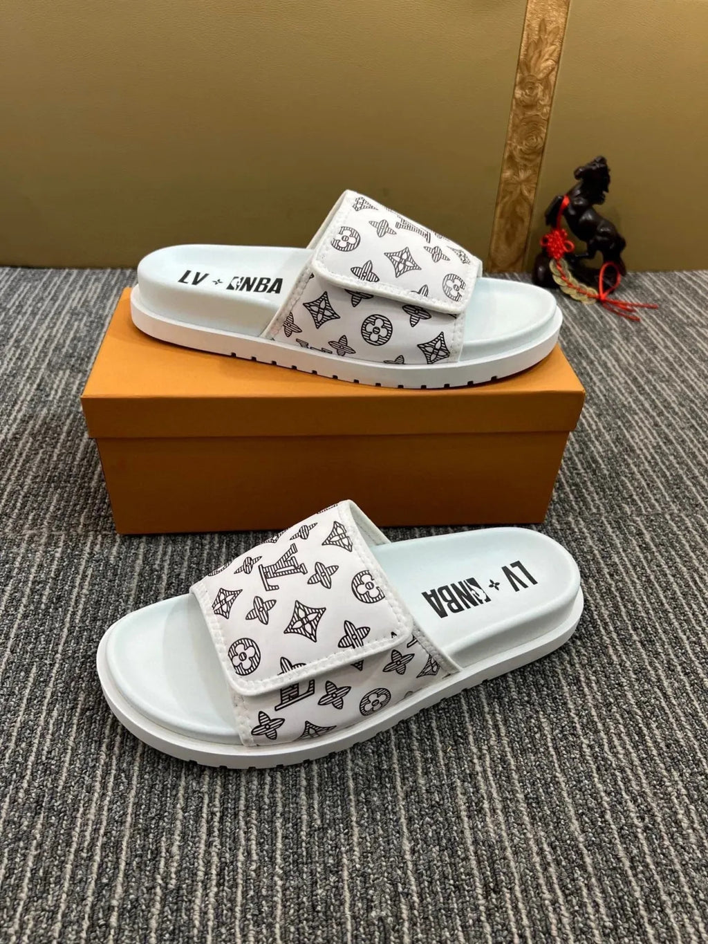 5YE47Z Popular Slippers