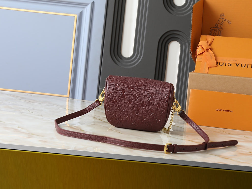 146PE72B Popular leather bag