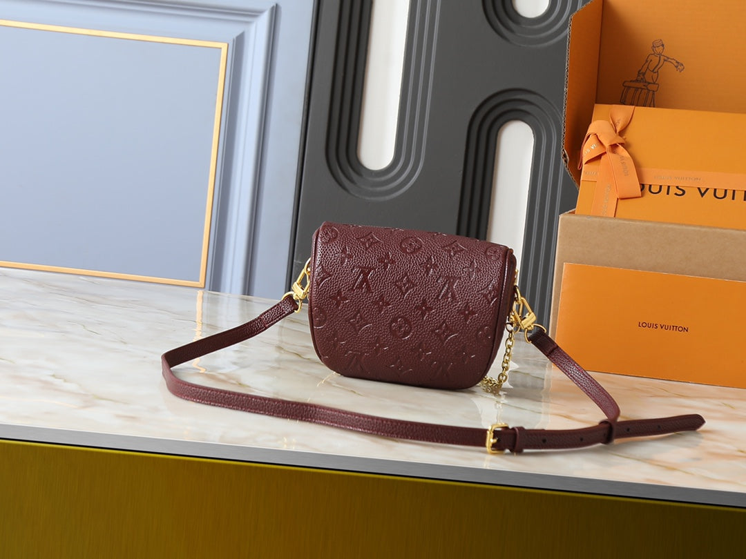 146PE72B Popular leather bag