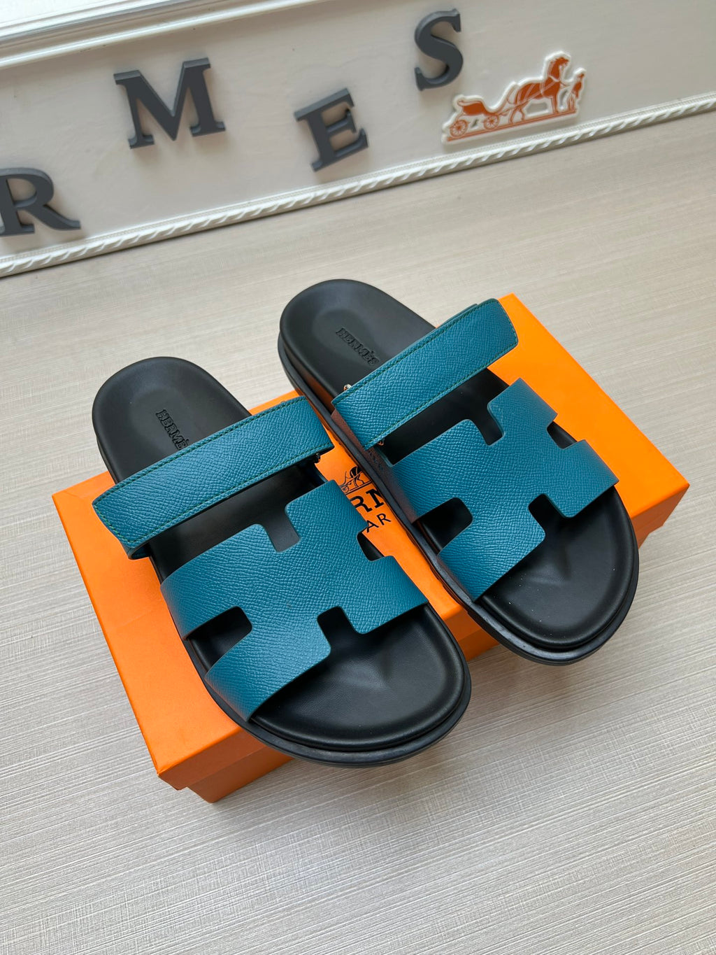 54H1Z Popular slippers