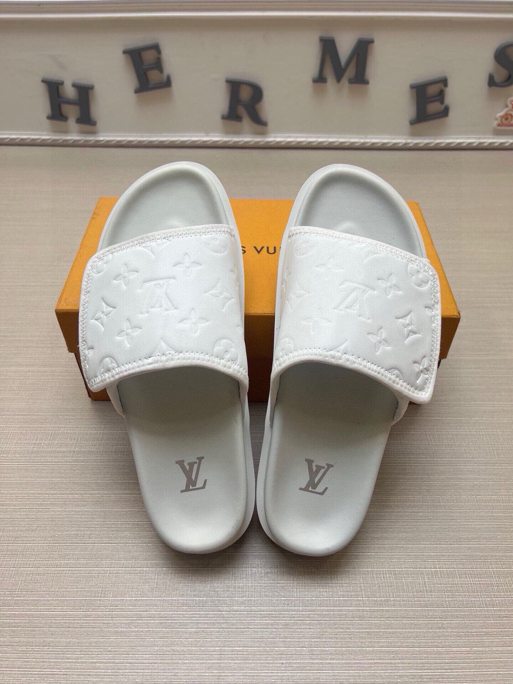 5LE210Z Popular Slippers