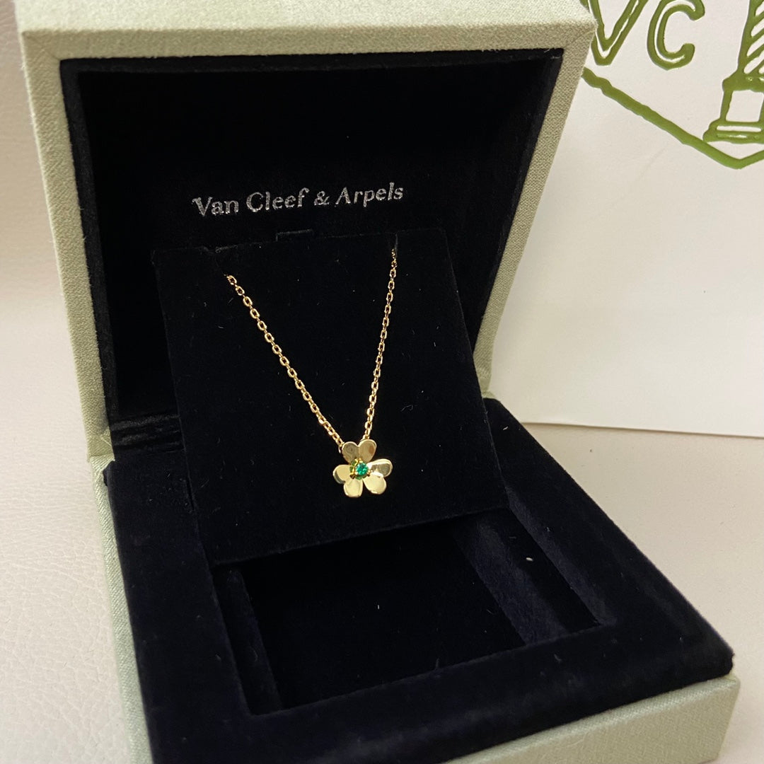 X5Q85VA251X Popular Necklace. Bracelets