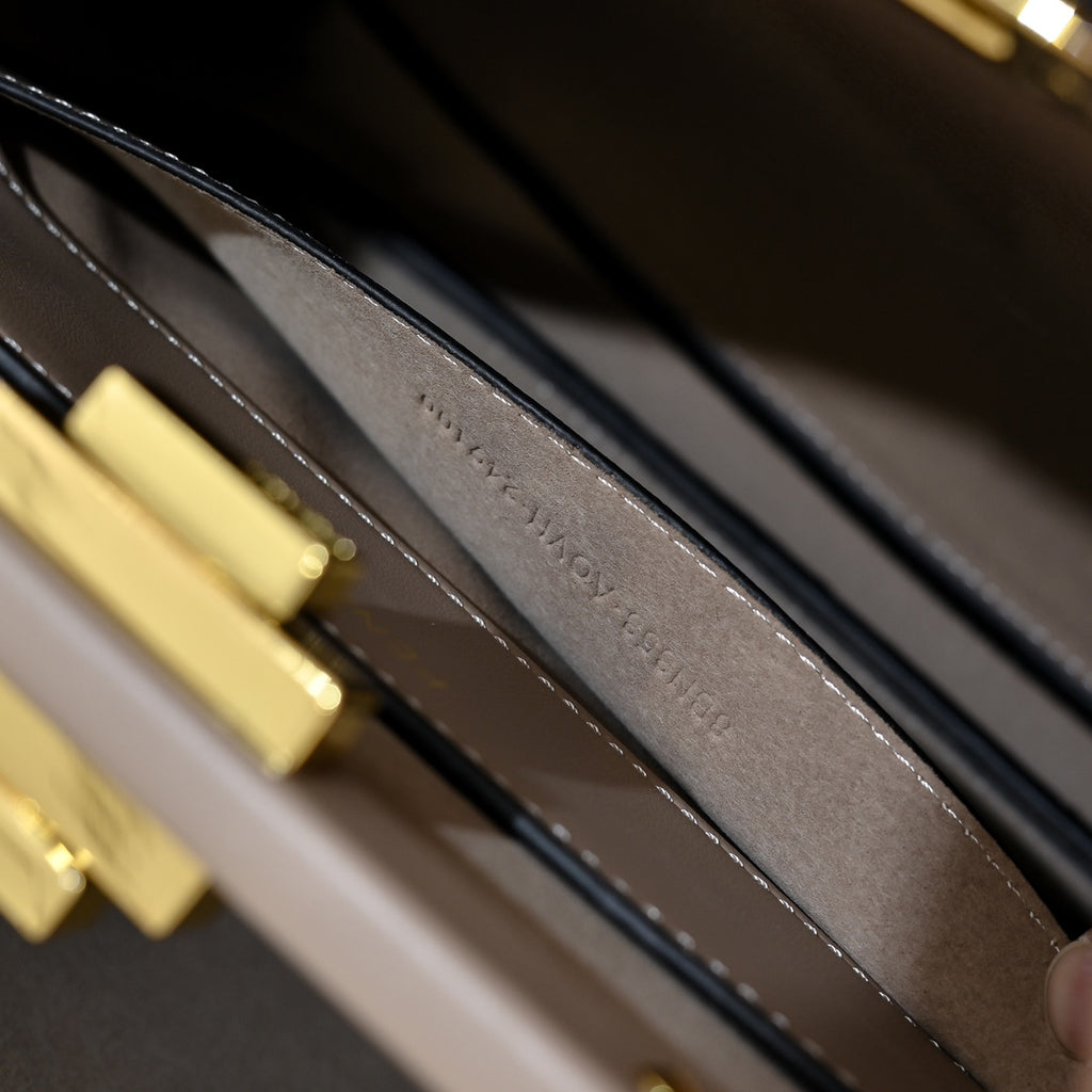 136PF98B Popular leather bag