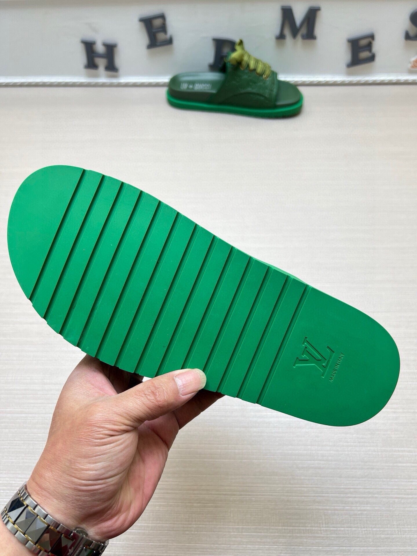 5WB242Z Popular Slippers