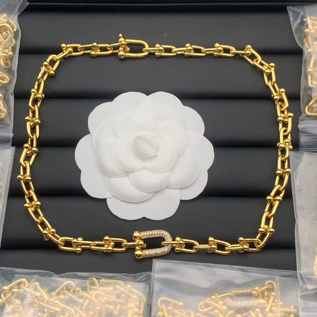 8XT31X  Popular    Earring Bracelets Necklaces