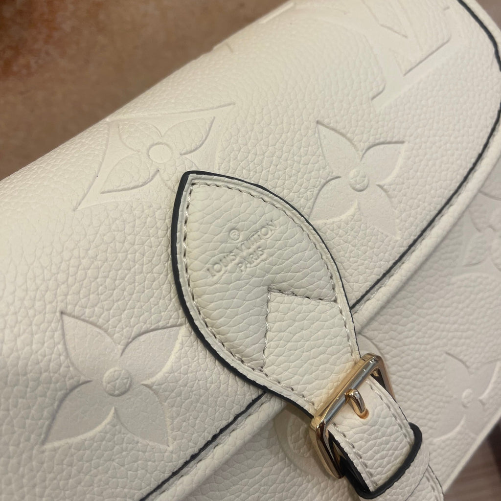 2XE028B Popular leather bag 