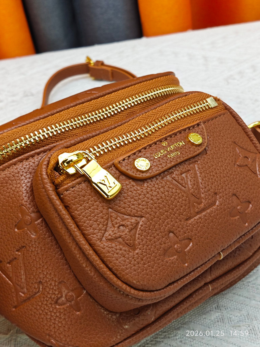 146PE75B Popular leather bag
